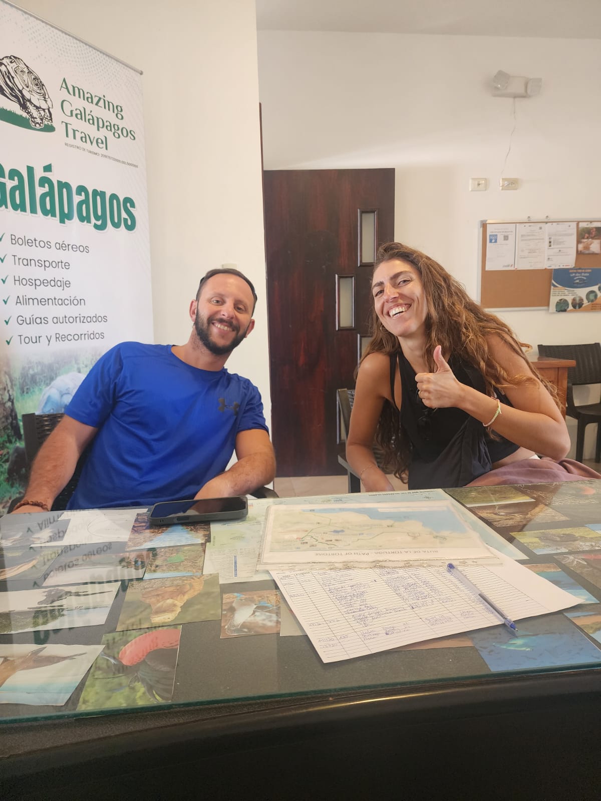 Travelers planning their Galápagos trip